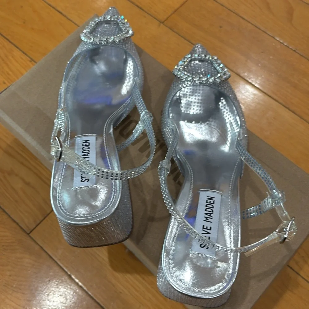 Steve Madden Bergen Heel in Clear Size: 6